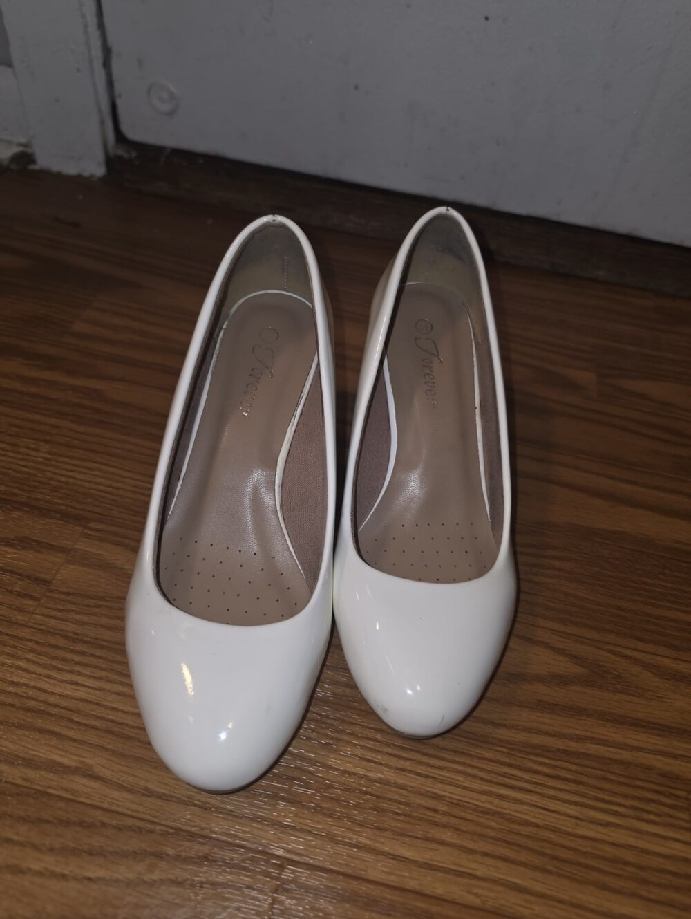 Forever 21 White Patent Round-Toe Ballet Flats